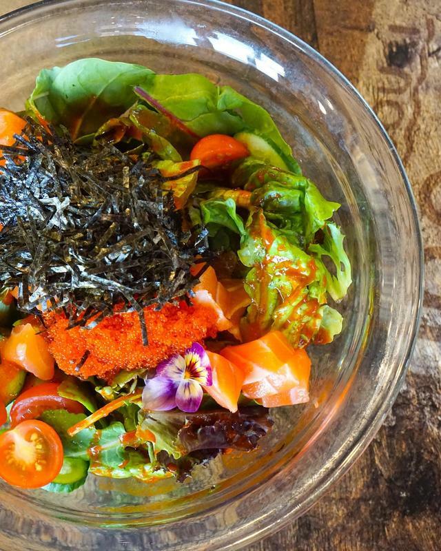 Spicy Salmon Sashimi Salad